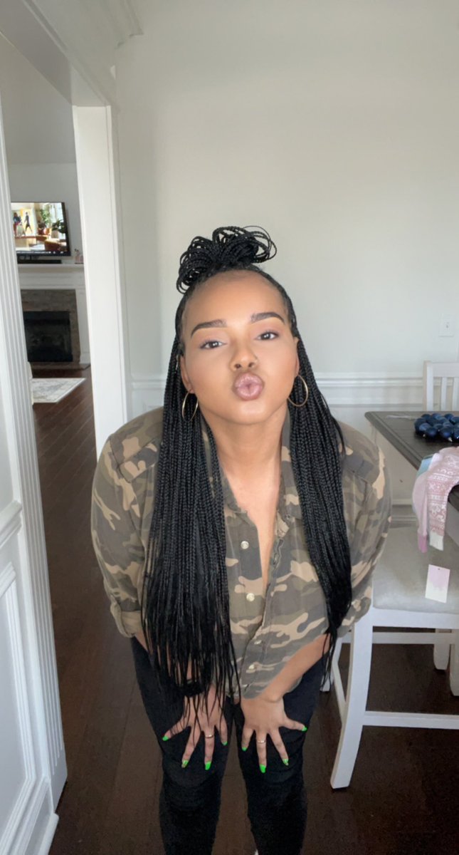 Pocalanae_'s tweet photo. Wish I could posts 5 photos at a time lmaooo https://t.co/RYh86679mY