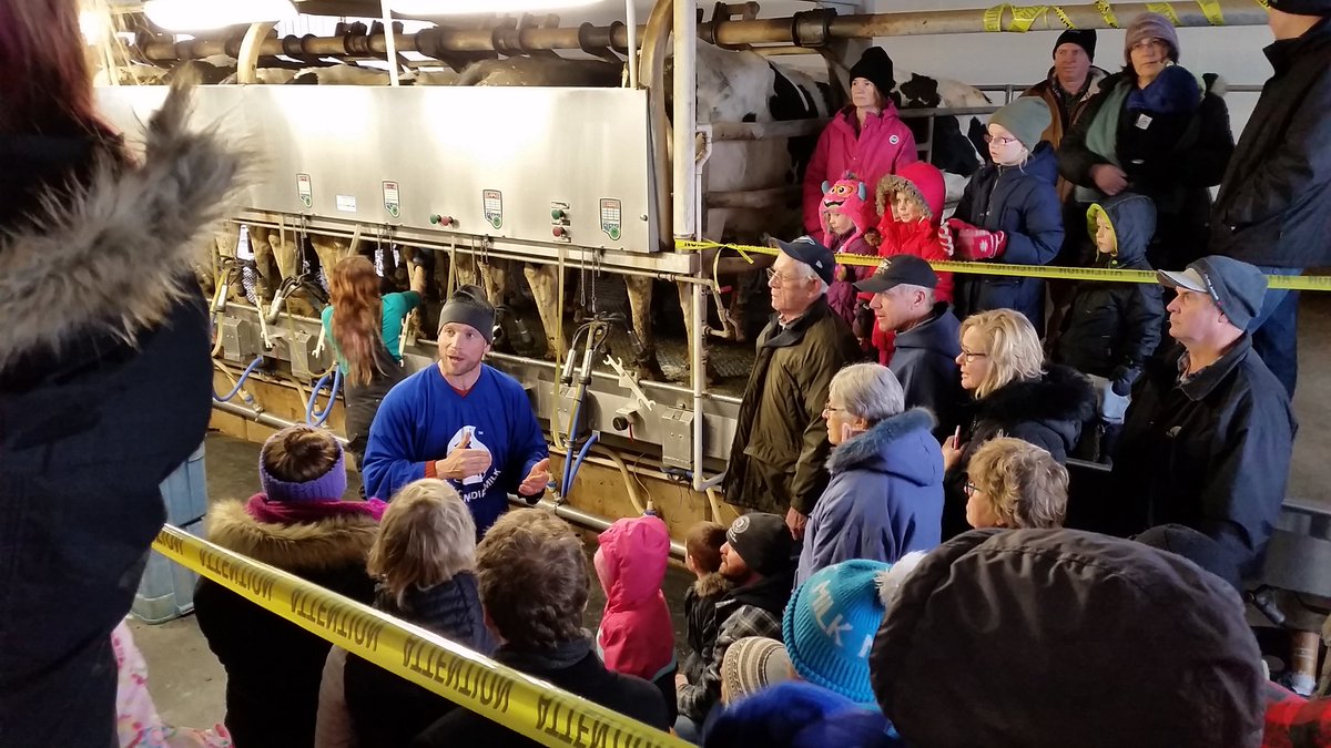 benloewith's tweet image. It&apos;s back!  The Hamilton Dairy Farmers Open House is Tuesday December 27th. 12 noon to 3pm. See the calves!  Eat some poutine! Drink some hot chocolate with real whipped cream!  And most importantly, learn how your food is made. 1399 Powerline Rd West