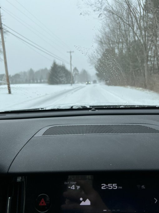 It was -6 before I got to my destination. Y&rsquo;all can keep this I&rsquo;m going back to the south. https://t