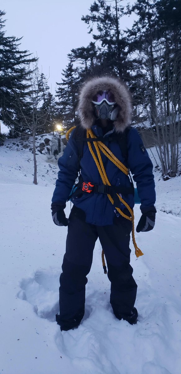 BluetearzHQ's tweet image. Artic hazzy in the wild, where the bears at 👀