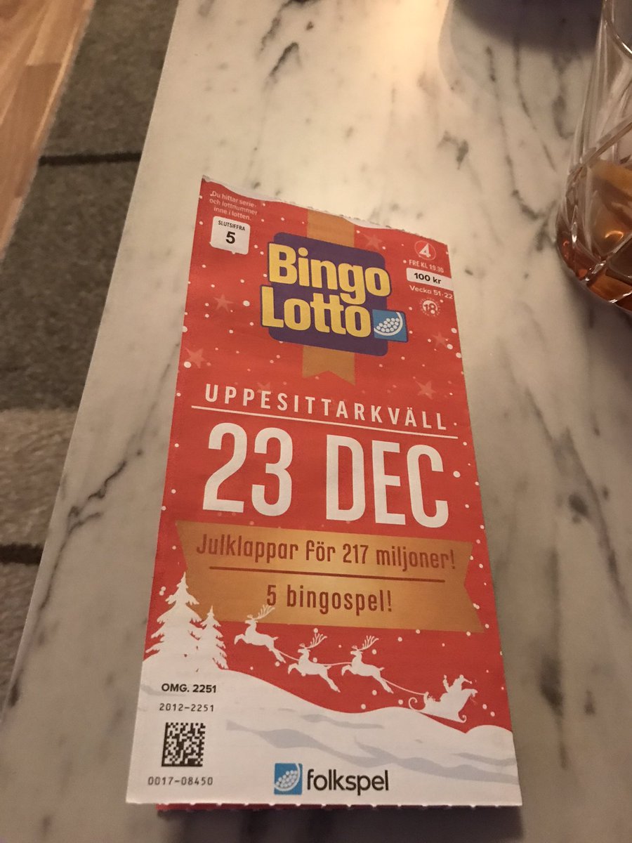 CarlgrenJacob's tweet photo. Vet inte ens om du går att använda till att torka sig i röven med. 

Fy fan för dig. Har spelat i 15 år nu, inte ens en nyårslott kan man få. 

Tur föreningslivet gör vinst på dig och att min julgrogg var lika god som vanligt. https://t.co/SfxxDMf2l7