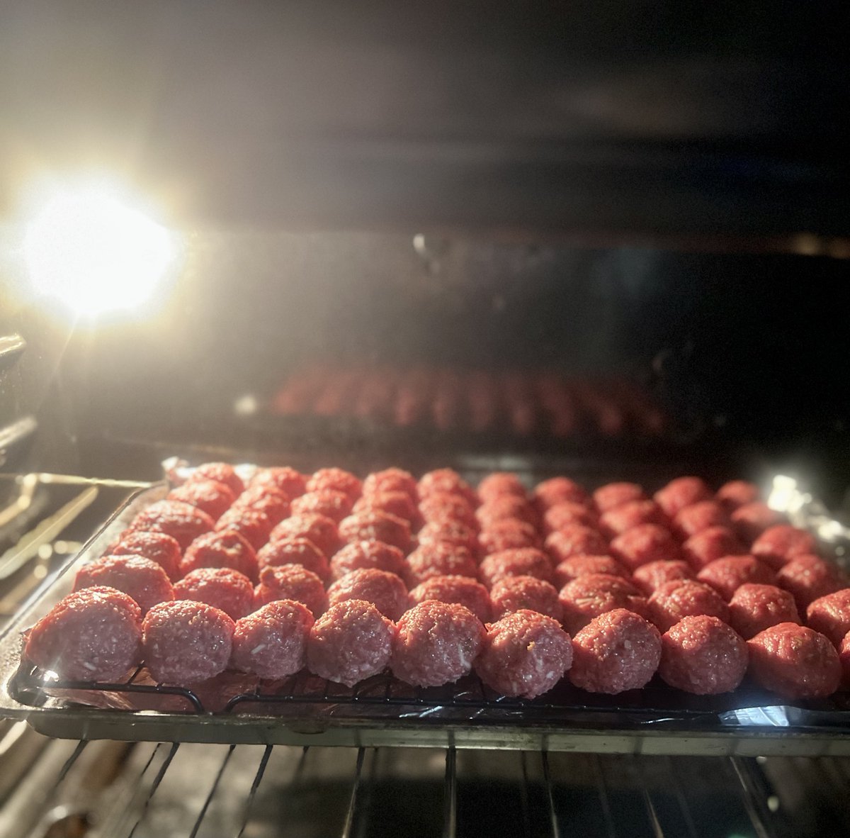 Allentown1711's tweet photo. These are bonus #buells as I wasn't planning on making the #manboys meatballs over the holidays. Figured in celebration of blizzard & everyone being home I'd roll some balls & make some hobo sauce! #BuffaloNY #Blizzardof2022 #716 #BlizzardingWithMyPeeps โ๏ธ๐ฅถ๐ฌ๏ธ https://t.co/H6XHp02dpa