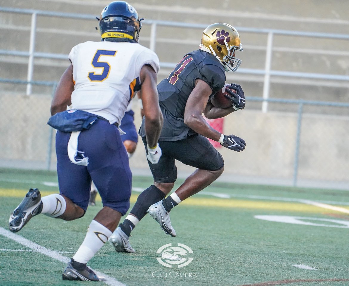 StaticQuan's tweet image. Still looking for a Big Target, Red-Zone threat? Need a game changer and a leader? Big lifter and good teammate?
DMs open and ready to transfer this spring.
2 years of eligibility left.
@TP_recruiting @One11Recruiting