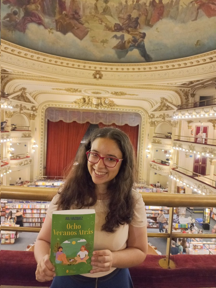 ¿Ya compraste Ocho veranos atrás?❤ Escribime si lo querés recibir con regalitos y firmado. Además va con descuento y envío gratis😁