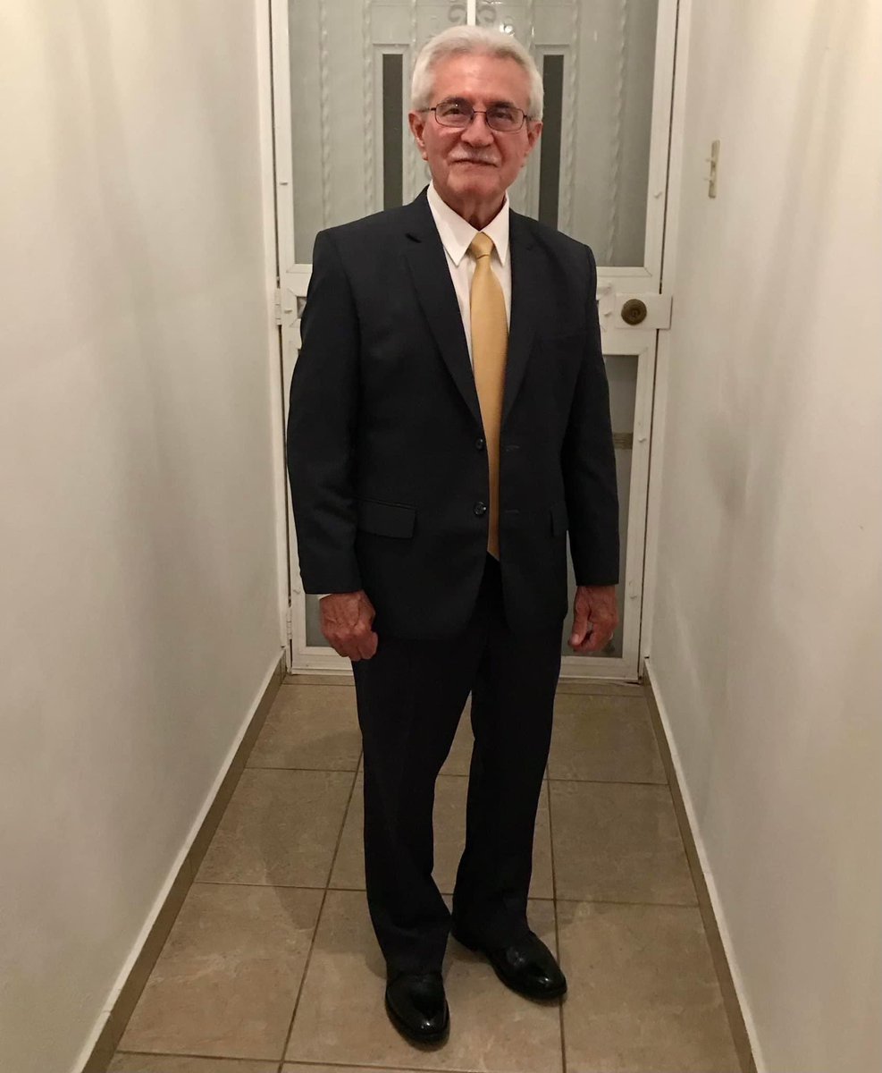 Queridos amigos, los invito a que compartan conmigo el día de Navidad, este próximo domingo, 25 de diciembre, en la Plaza Colón de Mayagüez, a las 7:00 p.m., en donde estaré cantando para todos ustedes. ¡Los espero!