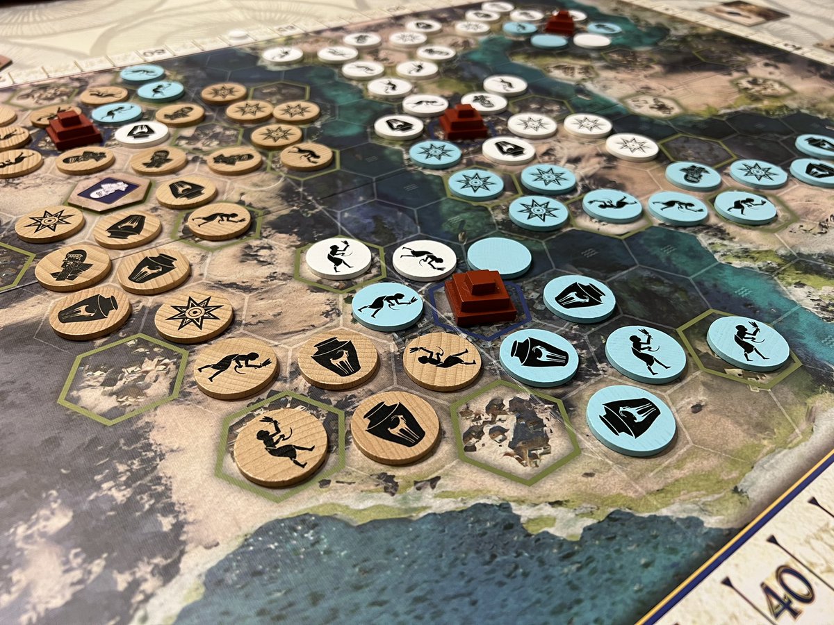 Terminamos el primer día de vacaciones con un par de partidas más al Babylonia a 3j
<a href="/CiudadanoMeeple/">Ciudadano Meeple</a>