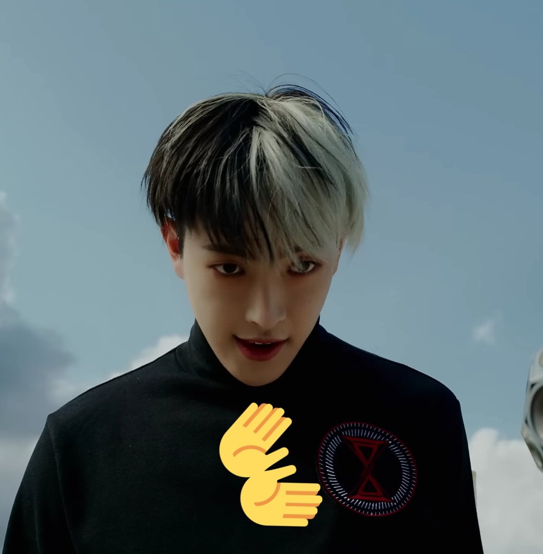 SofiaJoong's tweet photo. mostrado en el hilo, el Cromer es parte del símbolo del mundo Z junto con el Sol, por ende el Cromer es fundador, junto con el instrumento del Sol, del mundo Z controlado por Z, por ende lo utilizó para imponer su control y es lo que pasa en Halazia. 

#ATEEZ #Theorytiny #HALAZIA https://t.co/1HYGEWBDC5