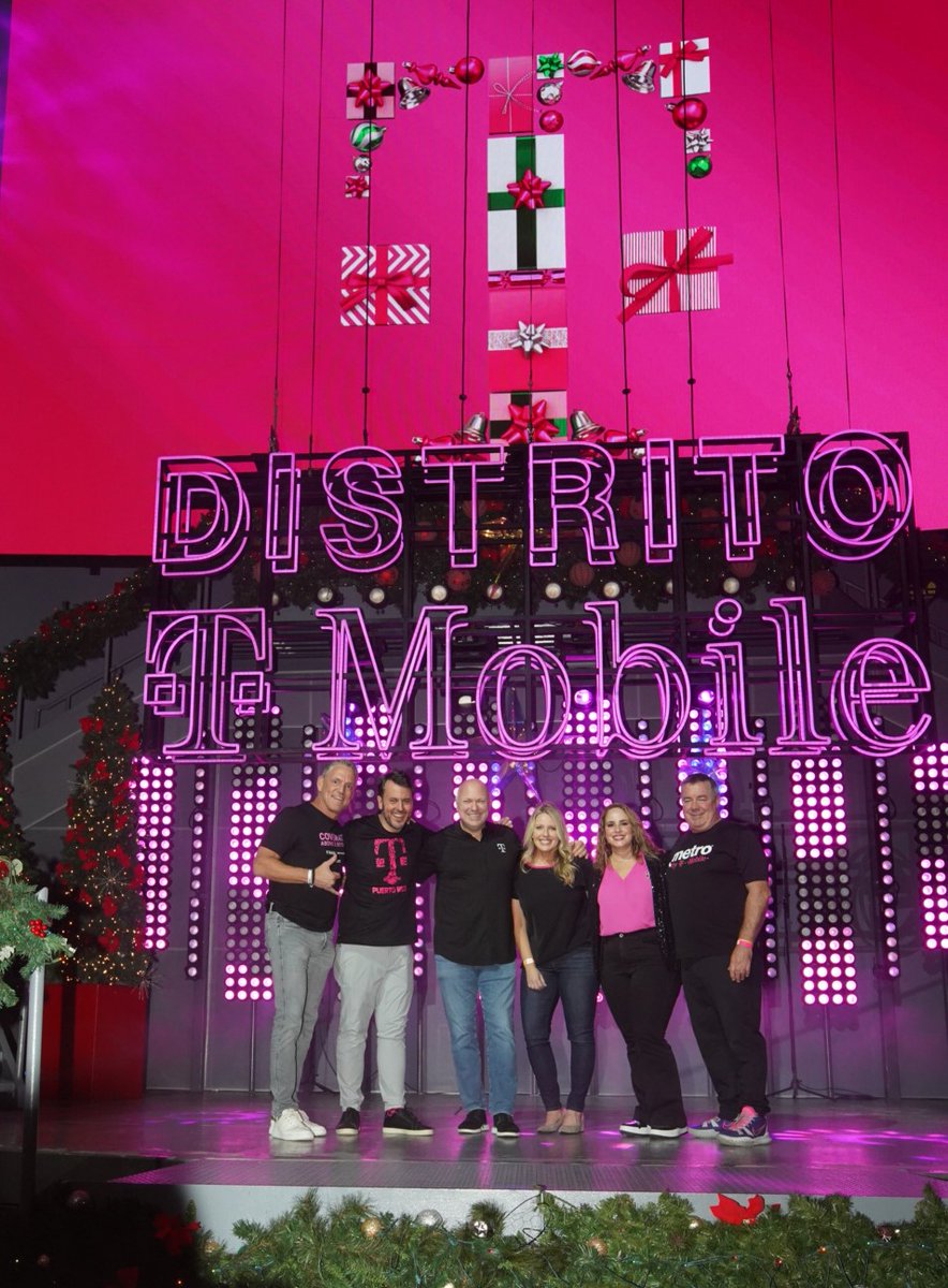 JEMartel's tweet photo. Grateful for a fantastic week!  Special thanks to @JonFreier @ChartierDoug @csandoval111 @thayesnet for all the support!  !Gracias a todo @TMobilePR por un año espectacular! !Increíblemente Orgulloso de ser parte de este equipo! 🙏🎉@distritotmobile https://t.co/Z0YVFrtzMY