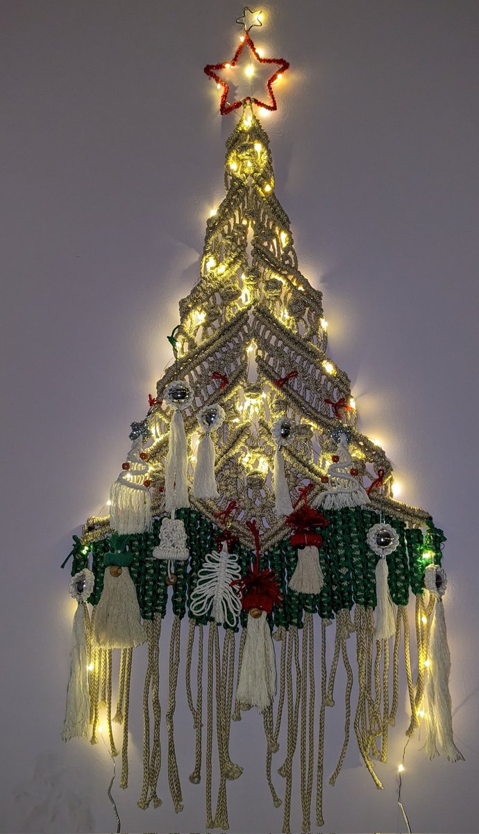 NightingaleNote's tweet photo. It has been a minute!
a reason for warmth in this chill.
#macraweave
#macramecommunity #macramemakers #macramepattern #macramewallhanging #macramechristmastree #macramechristmasdecoration #etsyseller #etsyprocess #buyhandmade #gifthandmade #ArtinCrochet #forcharity https://t.co/H36jNjtOjl