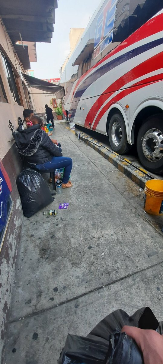 ToroEde's tweet photo. Los abusos en viajes a Chiapas, la reventa de boletos hasta 8 veces su precio normal en #navidad, operaciones de "turismo" sin identidad corporativa, sin regulación de precios #PROFECOCDMX es difícil en tiempo vacacional #MovilidadCDMX  #profeco   #viajesaury #plazalasoledadcdmx https://t.co/pDXRH8URYm