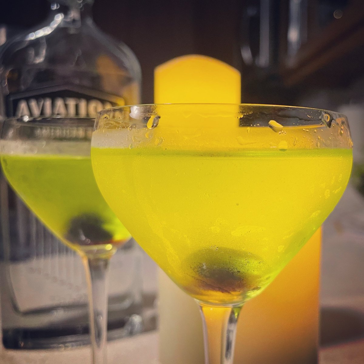 Sauvignonline's tweet photo. Whipped up a pair of Grinch Heart #cocktails to celebrate the night before the night before. 

#NowSipping #Gin #Luxardo #Italicus #Midori #HappyHour #Friday #Holidays 🎅 🎄 https://t.co/y3afg6UR05