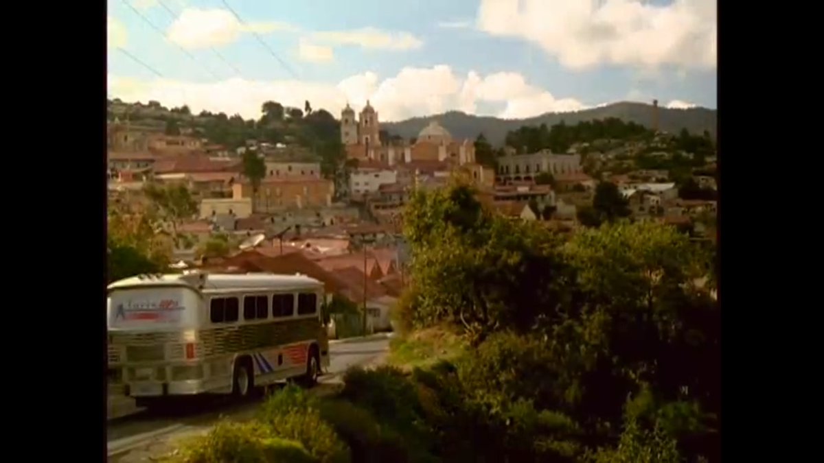 NPMatu's tweet image. -Si bien el cine mexicano se ha encargado de contar historias que tienen como escenario la CDMX, en ocasiones sale y nos muestra otros lugares que nos parecen más cercanos o que vivimos en ellos

-Agarren su mochila porque vamos a recorrer la República Mexicana a través del cine