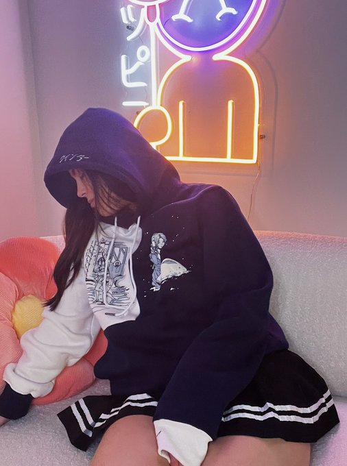 ❄️ https://t.co/O0oCZCbqKM ❄️  MERCH DROP WITH MY GIRLFRIENDS  ( &acute; &forall; `)ノ～ ♡ MERRY CHRISTMAS!  ❄️ https://t<a href="/tag/apexlegends"class="tags"><span>#apexlegends</span></a>