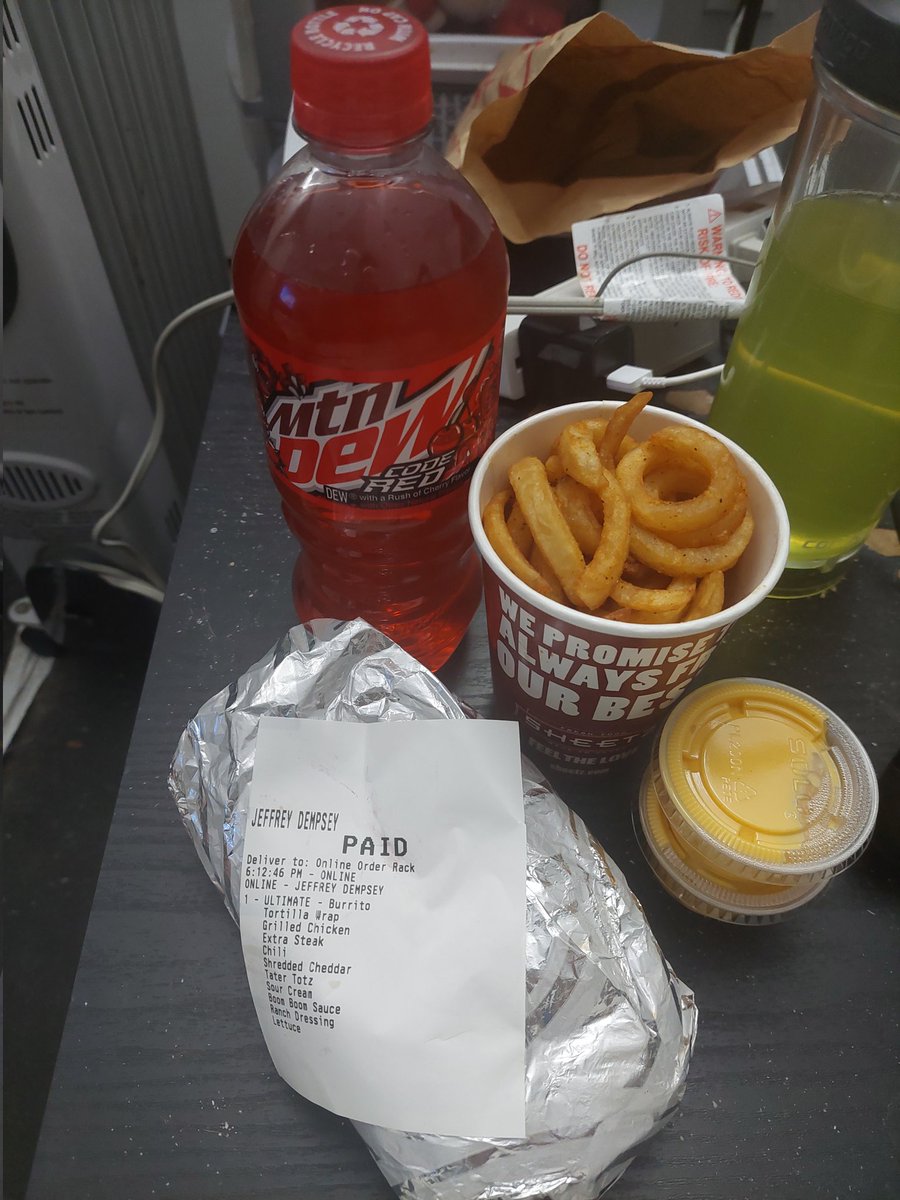 DempseyHolden's tweet photo. Having myself the #Usual #Sheetz #Burrito #combo with a #cup of #curlyfires, 2 side's of #Nachocheese, and a #mountaindewcodered. @sheetz https://t.co/kDMwRpDwbX