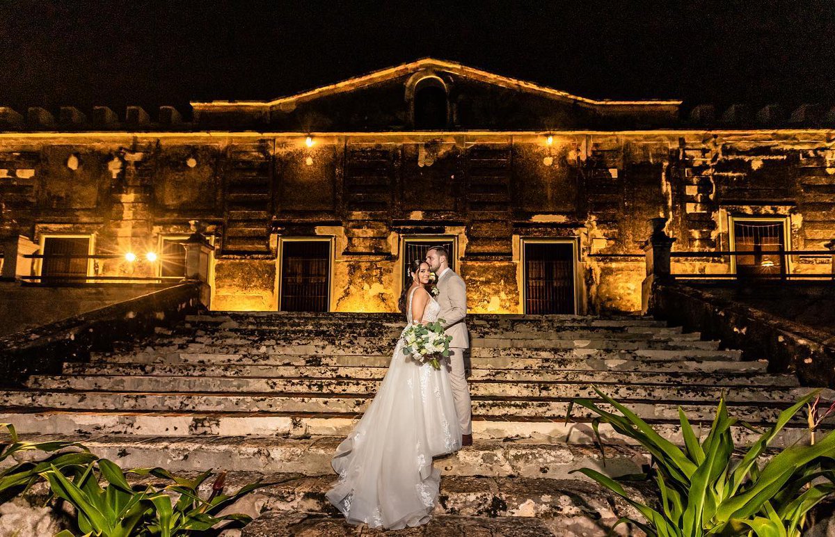 HdaYaxcopoil's tweet photo. Tu boda en la Hacienda Yaxcopoil tendrá como escenario su bella arquitectura del siglo XVII ✨✨✨
#Yucatán #HaciendasdeMéxico
#VisitYucatán 
https://t.co/tLbf2YbI9T https://t.co/8ZbXl5tbgw