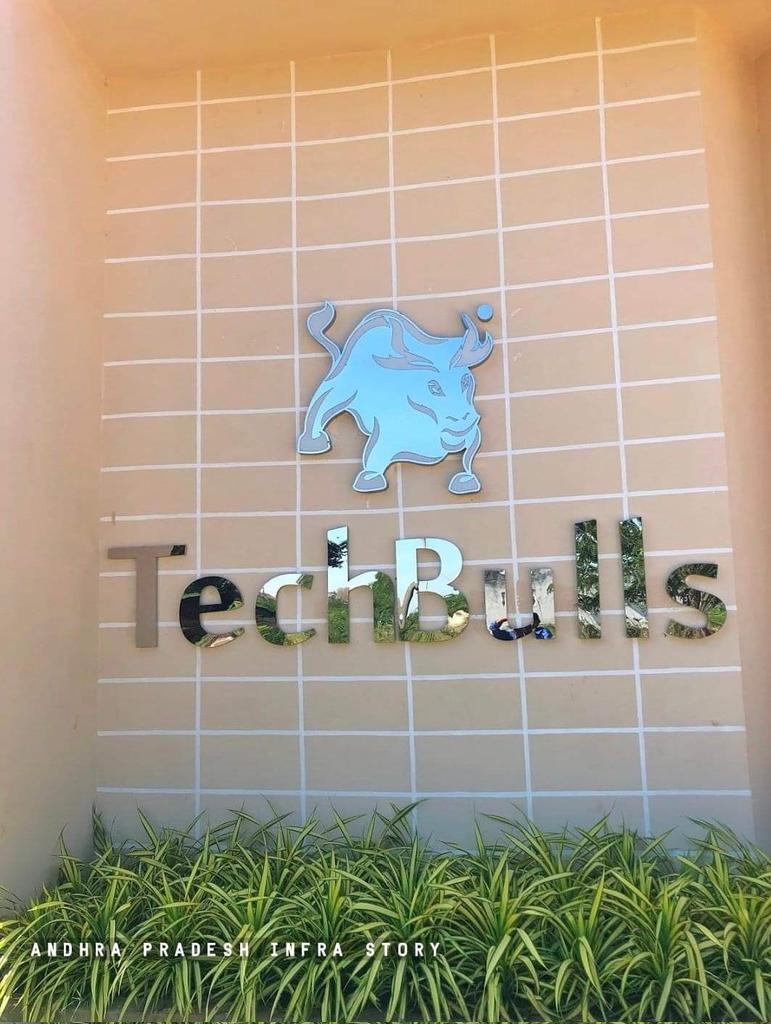 N_Reddeppaa's tweet photo. Newly Inaugurated #TechBulls IT Company In Ongole gives employement to 3000 people.
Our honourable Chief Minister Shri @ysjagan garu virtually inaugurated this campus on June 23, 2022.
#YSJaganDevelopsAP https://t.co/CfetzeuLL5