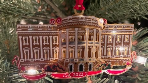 KentGilbert01's tweet photo. クリスマスイブに、米ホワイトハウスの公式オーナメントをクリスマストリーに飾りました。
皆様の心に平安があり、幸せいっぱいの気持ちで、ご家族と一緒に新年を迎えられますように、お祈り致します。 https://t.co/37Wt3AXqzC