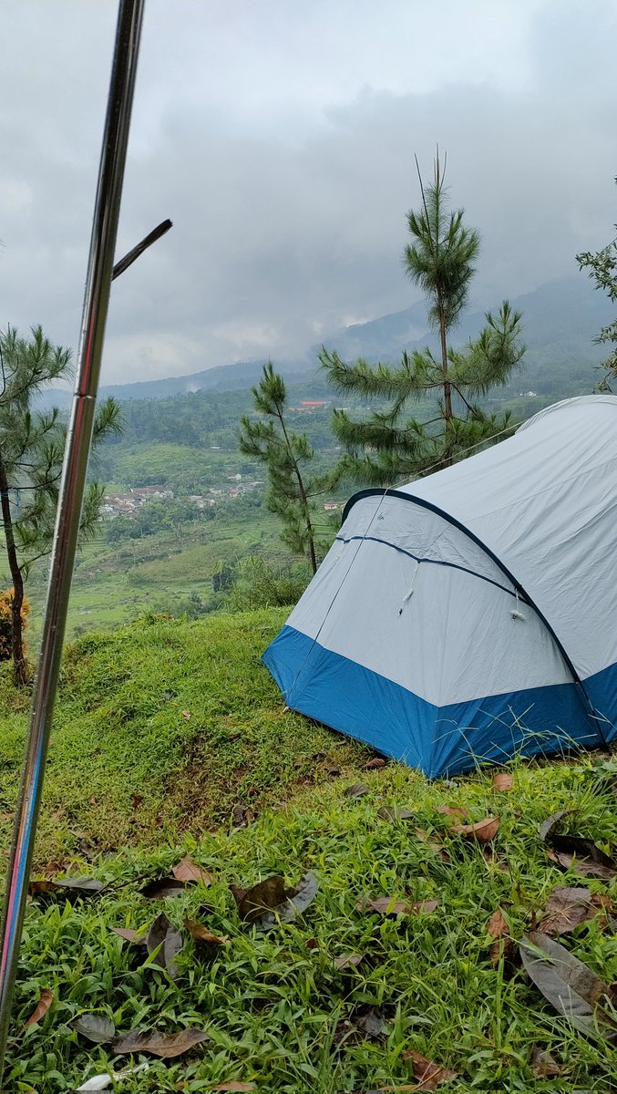 Camping kita...