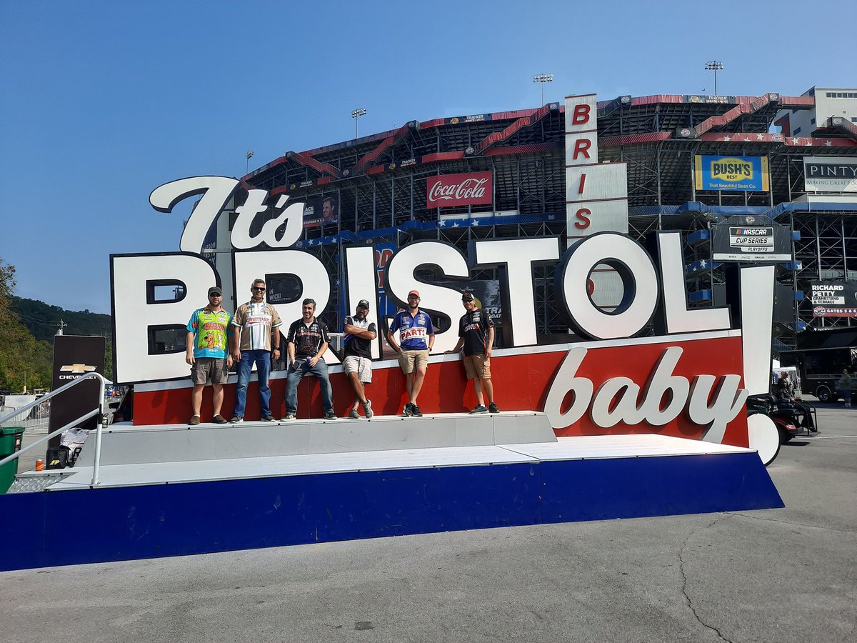 @KeenParts @ryanellisracing @markwertz55 @keen_kyle @JakeValasek @AllenBobbyMares @TeamAlphaPrime @kwertz_55 @ArchieSt @keenparts2 @PRNAtTheTrack Watching @ryanellisracing race @BMSupdates this year with a good group of guys all representing the @KeenParts brand!