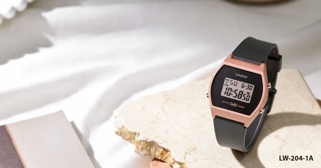 CasioSA's tweet photo. The sleek sporty rose gold and black design of the LW-204 Series with a minimalist watch face has a 1/100-second stopwatch and is water resistant up to 50 meters .
It also has a daily alarm and an amber LED backlight.
#CASIOSA https://t.co/BgP4KNfp0L