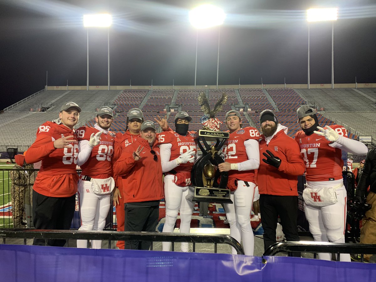 corbymeekins's tweet photo. Super proud of the guys tonight! What a win! Great way to send #85 out @Trahan85 #IndependenceBowl #Champs #YDogs #JYD #GoCoogs https://t.co/RLxC2SHWT2
