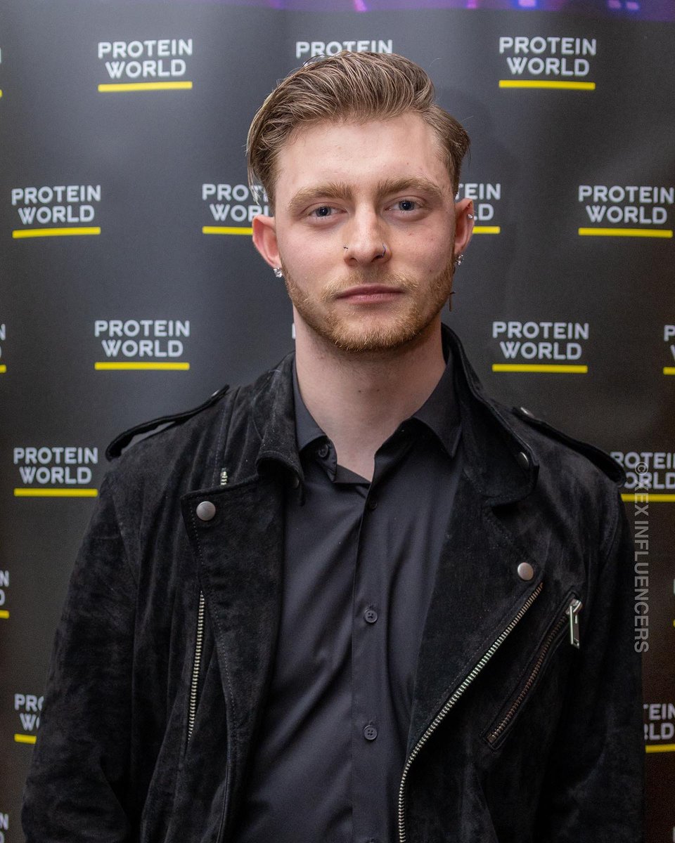 aaronlea98's tweet photo. @ProteinWorld london event amazing night https://t.co/bwTQxPkIKQ
