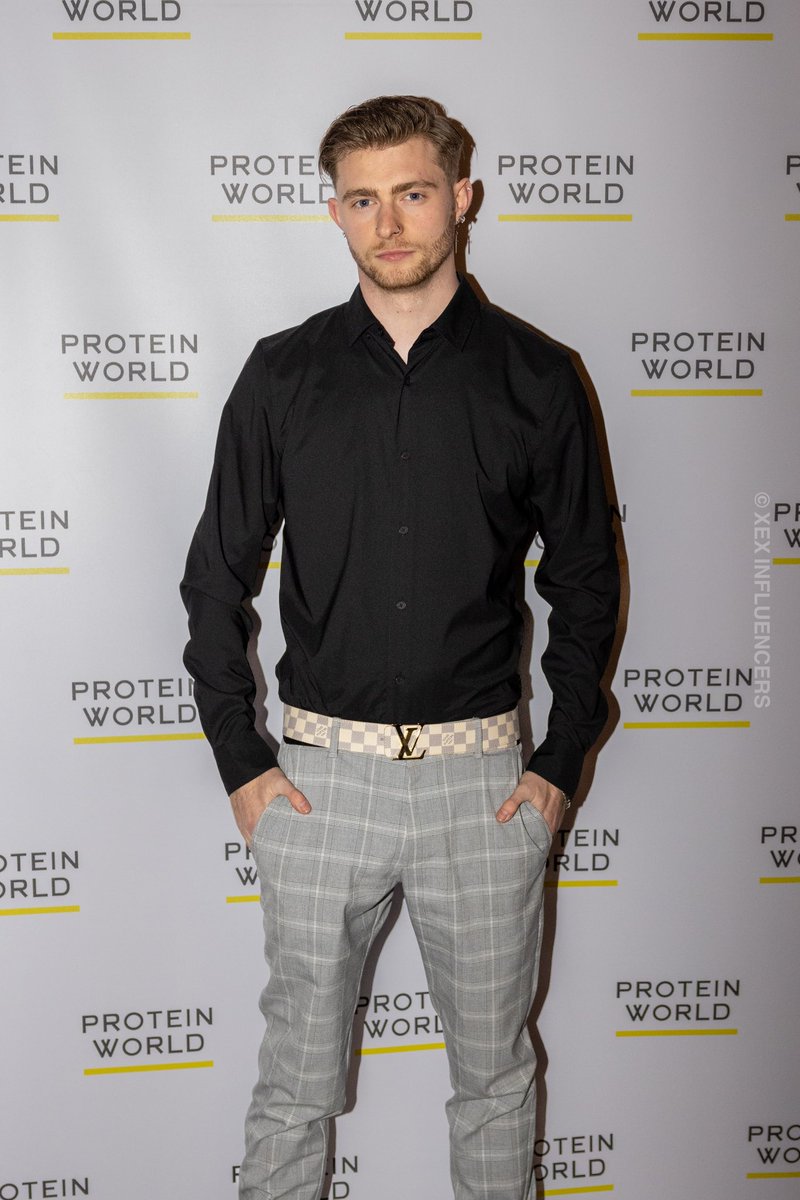 aaronlea98's tweet photo. @ProteinWorld london event amazing night https://t.co/bwTQxPkIKQ
