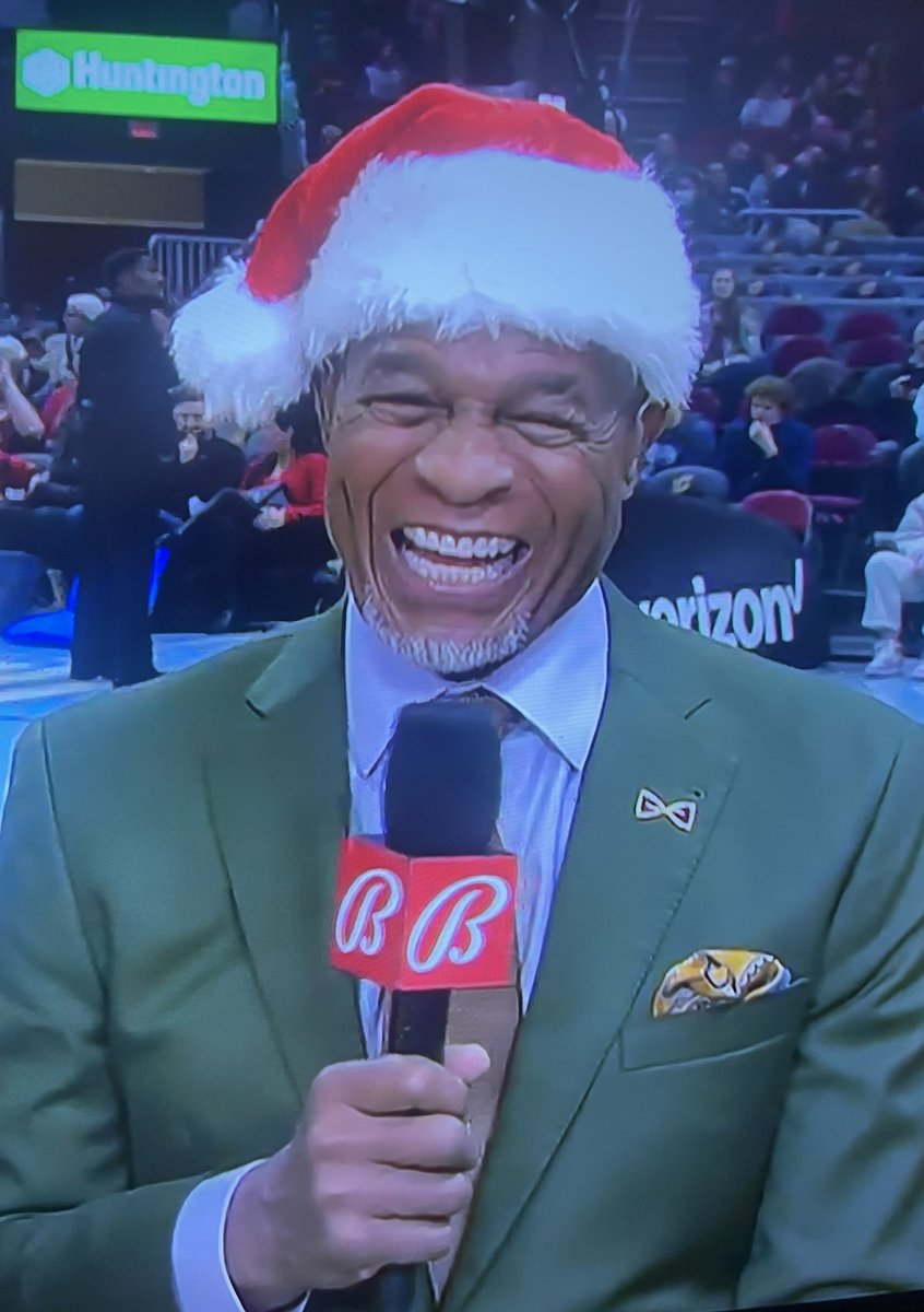 AustinCarr_says's tweet photo. Nothing says Christmas joy like this guy… #LetEmKnow #CavsRaptors @BallySportsCLE #nba https://t.co/EIQof7QGAP