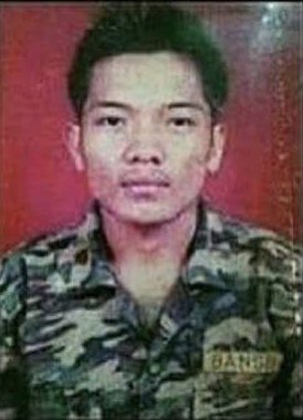 hasyimmah's tweet photo. Saya sebagai warga Mojokerto, sangat bangga dengan mas Riyanto, Banser yang gugur saat bertugas menjaga gereja 22 tahun lalu.

Saya sebagai muslim, juga sangat bangga punya saudara seperti mas Riyanto ini. Dia memastikan bahwa Islam tak ajarkan terorisme.

24 Des 2000-2022 https://t.co/JFaqOx8uLU