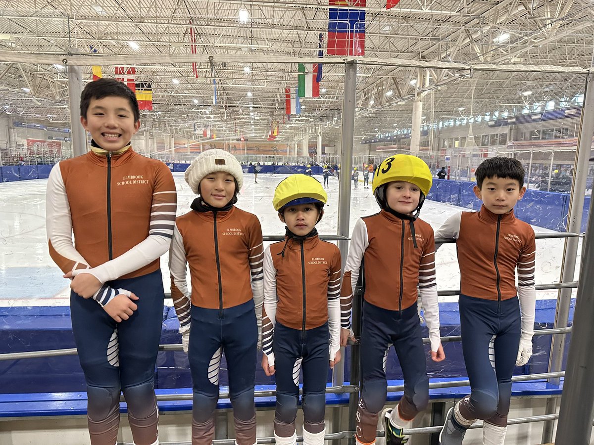 ClubElmbrook's tweet photo. Elmbrook Speedskating Club skaters have made their strong marks on the Holiday Short Track Invitational. Congratulations to All!
Thanks to Pettit National Ice Center and volunteers for organizing such a great meet through the winter storm👏
@ElmbrookSchools @USSpeedskating https://t.co/k5l0iY9fjj
