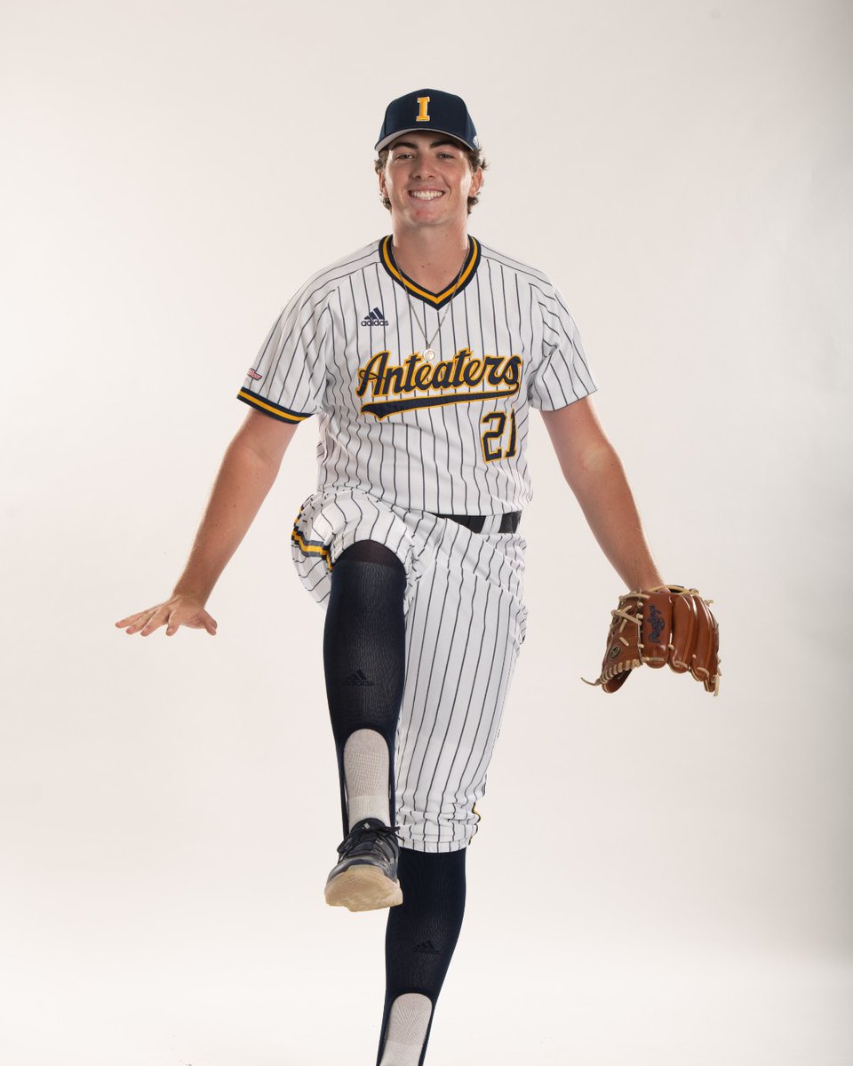 UCIbsb's tweet photo. Cooper Robinson😈  

A sophomore pitcher from Folsom, CA.
Last year, Robinson made 14 appearances starting one time. He tossed 15.2 IP with five walks and 19 strikeouts.

#EatersGottaEat https://t.co/0dkA56FxlX