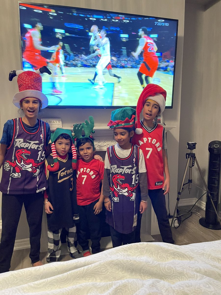 mombossof3's tweet photo. @TangerineHoops @Raptors #fanangle #letsgoraptors @ParmSingh82 https://t.co/mv0uGzpwcN