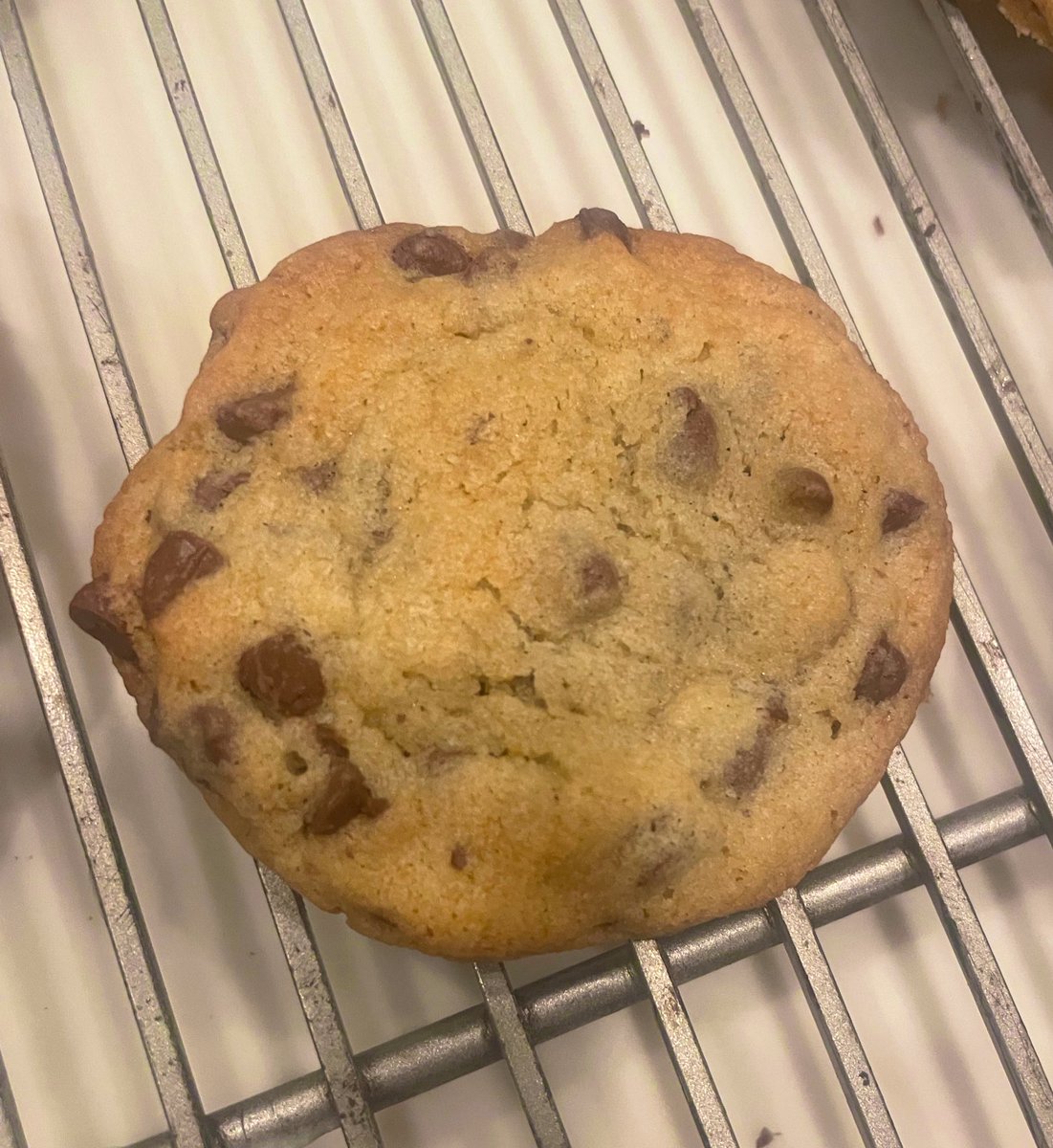 elliewilhelm's tweet photo. I can tell you the perfect cookies do exist because my daughter and I just made them. Baking warms hearts, folks ❤️ #cookiesoftwitter https://t.co/yBk3v0b2Wh