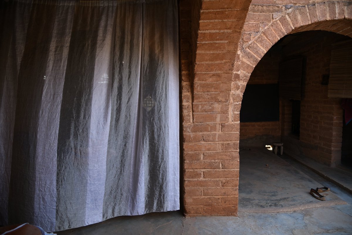 factsahelplus's tweet photo. Festival Bogo Ja en 2018 à Siby MALI
Photos : © Nicolas Réméné
#FACTSahel #BogoJa #Bugusaba #Sahel #Mali #construireenterreausahelaujourdhui #sustainablearchitecture #construction #environnement https://t.co/XjzewAFCHd