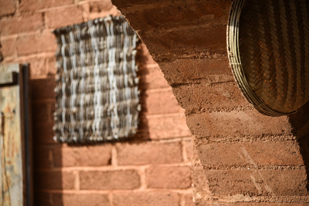 factsahelplus's tweet photo. Festival Bogo Ja en 2018 à Siby MALI
Photos : © Nicolas Réméné
#FACTSahel #BogoJa #Bugusaba #Sahel #Mali #construireenterreausahelaujourdhui #sustainablearchitecture #construction #environnement https://t.co/XjzewAFCHd