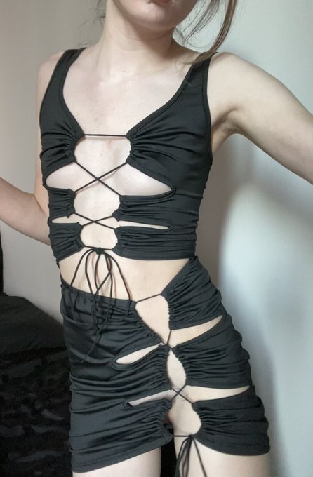 since everyone liked it so much last time, here&rsquo;s my dinner fit😌 https://t.co/AEyALT09A4