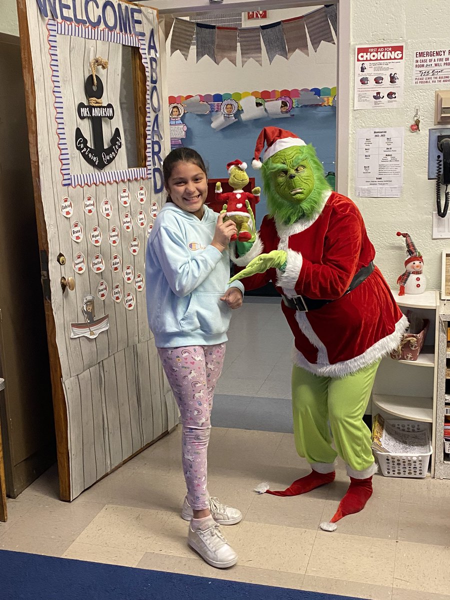 MrsAndersonBG's tweet photo. Team 209 wishes everyone an amazing holiday and a relaxing winter break! See you all in 2023! 🌲 ❄️ @BGreenSchool @emeadowschools https://t.co/toHv3DHa8W