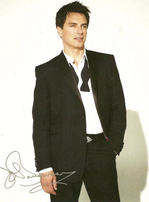 Not much into Christmas. But I wish everyone Happy Holidays if you celebrate! 🌲
❤️💙❤️💙
#johnbarrowman #westandwithjohnbarrowman