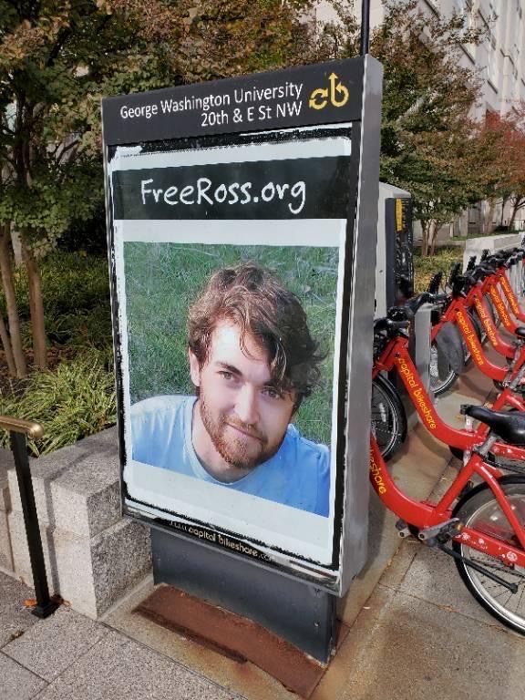 Free_Ross's tweet photo. Spotted in D.C.

#FreeRoss

#FreeRossFriday https://t.co/yMIgefPpZe