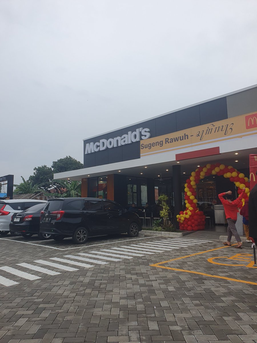 _MasHarr's tweet photo. di Purwokerto belum ada McD? ini di Cilacap baru buka https://t.co/qp74H1d3de