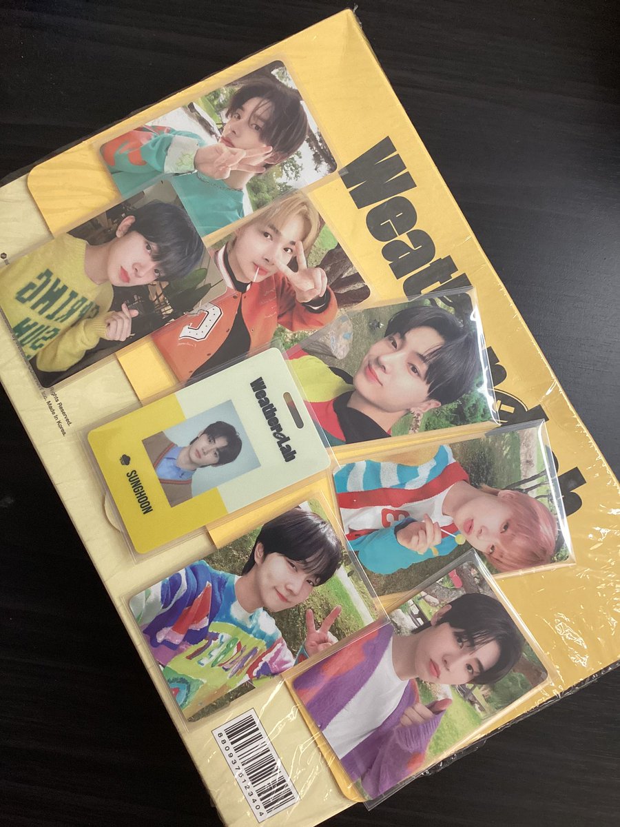 abcsshgdm's tweet photo. hiii guys, dahil Christmas na, these babies will be the perfect gift for yourself hahahahaha. interest check lng munaaaa before i post the prices. 😌🥹☺️ #jungwon #heeseung #jay #jake #sunghoon #sunoo #niki #enhypen #photocards https://t.co/2axkrXyvUG