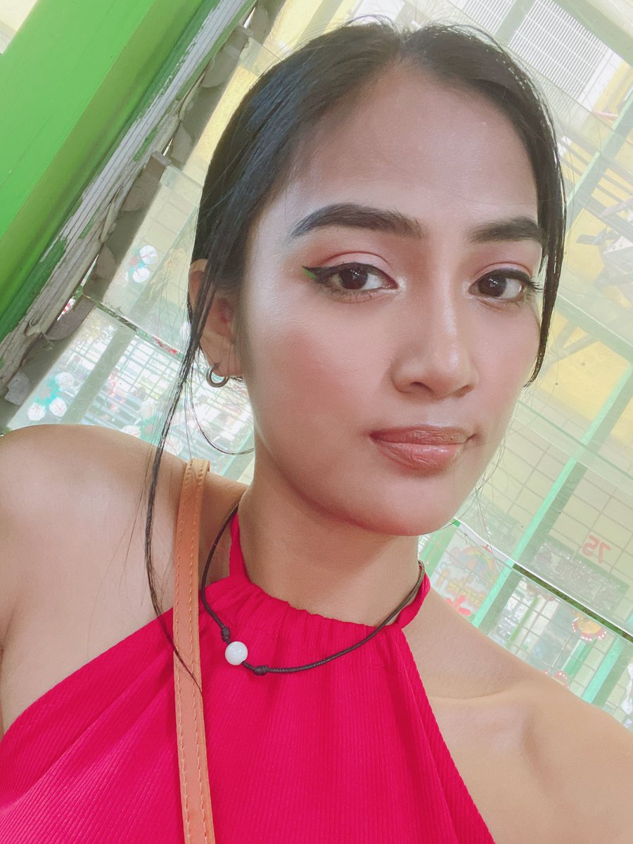 RoseVega28's tweet photo. Merry Christmas Everyone🥰have a wonderful blessed day to all of you #rose🌹#rose90dayfiance #rosevega https://t.co/ut0wvrW7xR