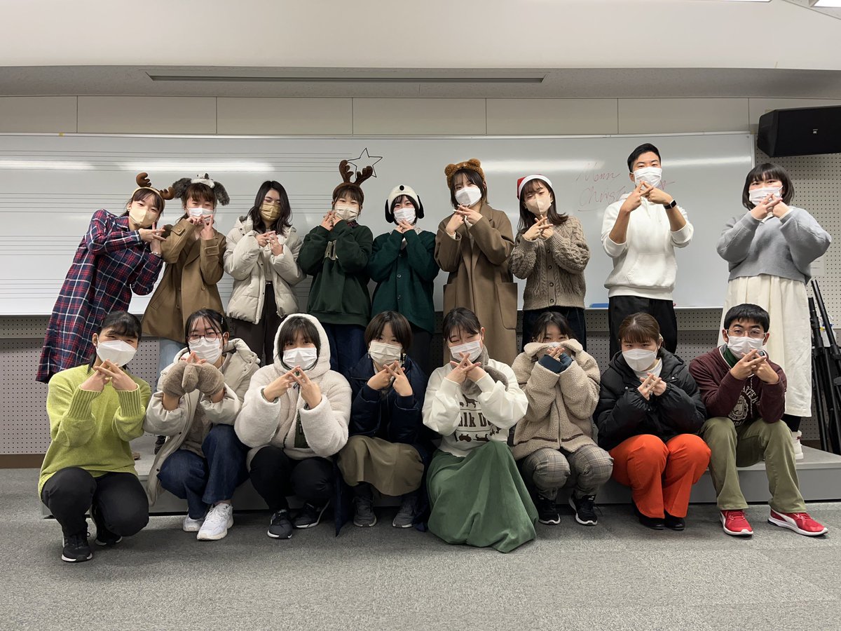 kio_advance's tweet photo. 今日はクリスマスイブですね！
昨日は今年ラスト部活でクリスマス会も行いました♪
来年からの活動も頑張っていきます！！
みなさま良いお年をお迎えください💕 https://t.co/mV6SmwWnhl