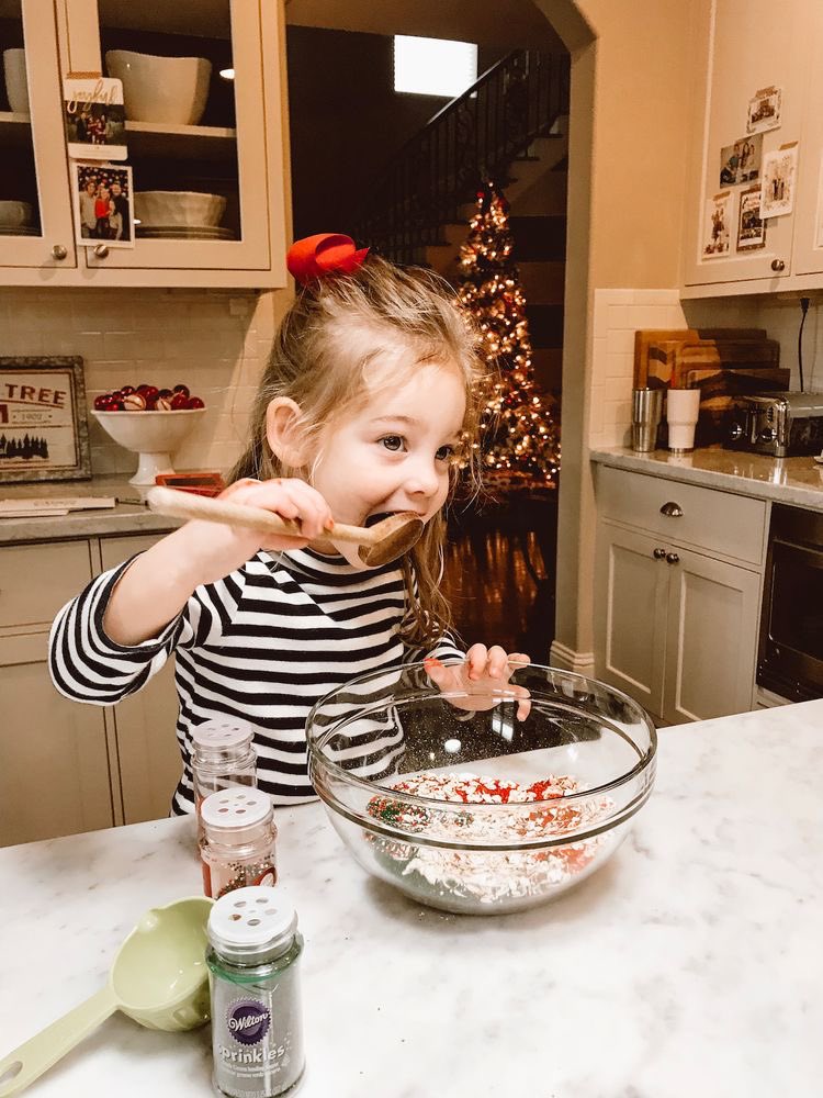 VeiledAnguish's tweet photo. Hopefully Santa doesn’t mind a little shared germs in his cookies. https://t.co/hRWiQSiJnZ