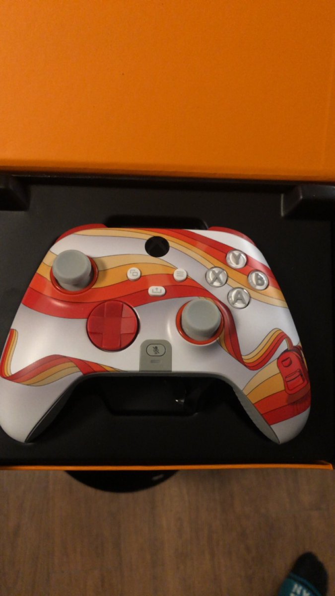 Rhettorikal's tweet photo. @daltoosh got me one of them tooshbag scufs🫡 https://t.co/dPWCcKJzUV