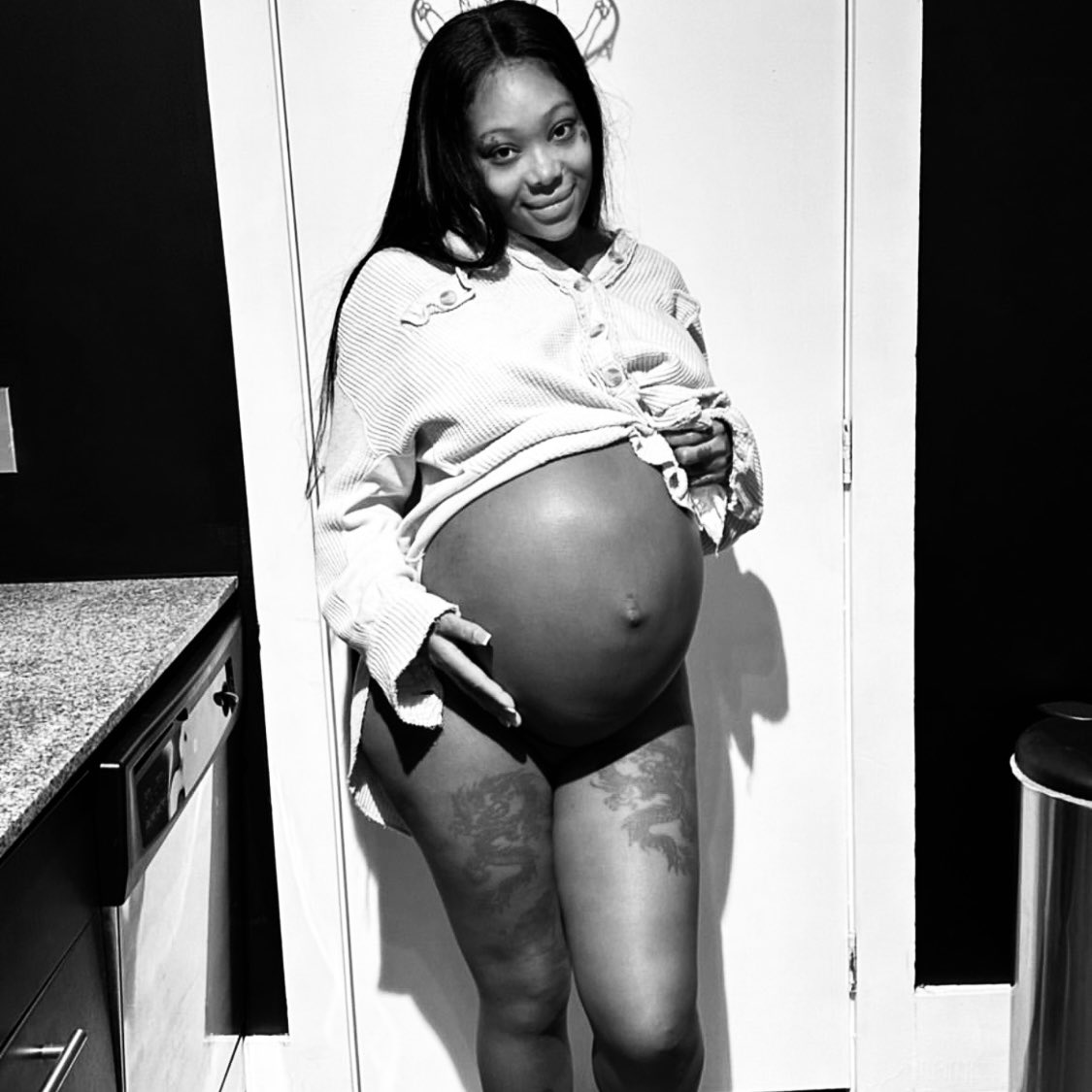SWCRAVE's tweet photo. The twins will be here any minute now 🤍 https://t.co/rmhW5hI7Yg