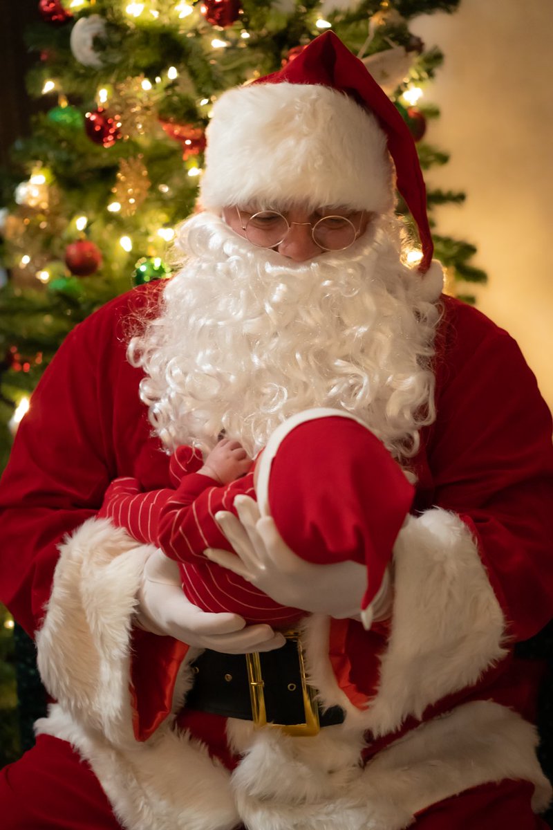 Little Levi got to meet Santa Clause yesterday, and we learned he likes the clicking sound of the camera… he was born to have pictures taken of him ❤️

#savvyvisuals #baby #photography