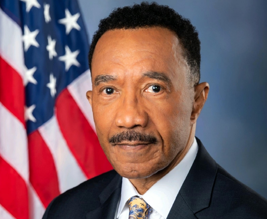 afronews's tweet photo. Mfume secures over $23,965,000 for direct investments in local community organizations
By Office of Congressman Kweisi Mfume
https://t.co/qAXA44OdJS
#investments #AfroCharities #UptonMansion #KweisiMfume #communityorganizations https://t.co/lPKZfrTSF2