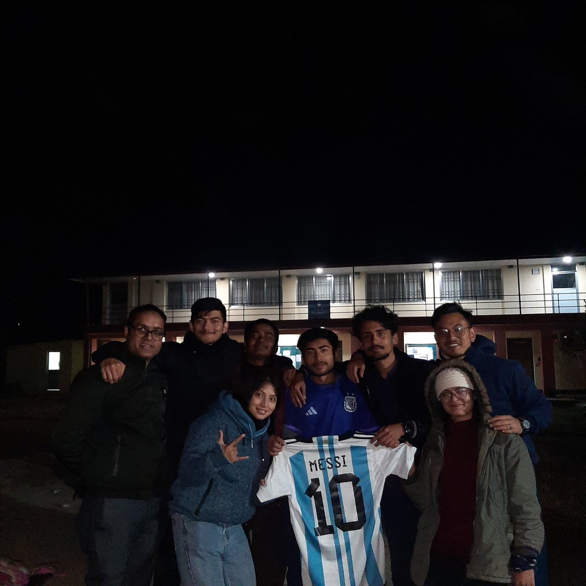 Prasiddha05's tweet photo. Still can't get over this...
Waited 12 years for this...
Messi has done it...the whole Argentinian squad has done it..
Vàmos 🇦🇷❤️
Messi the undisputed 🐐 and a Leader 💪
..
.
#leomessi 
#FIFAWorldCup2022 
#VamosArgentina https://t.co/9LYPUxhfXM