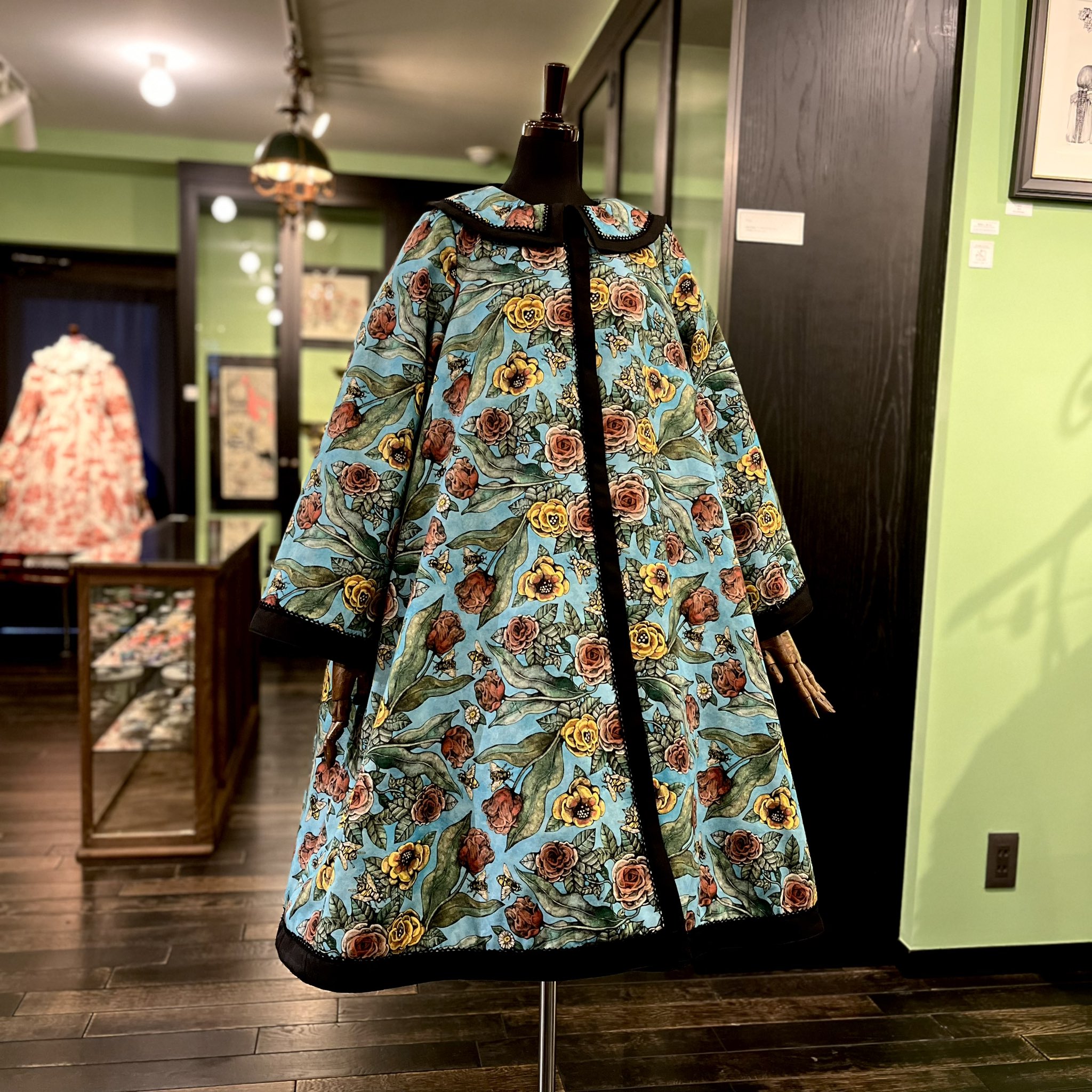 即納！最大半額！ 新品 アロハTOPS Tree of love ヒグチユウコ シャツ